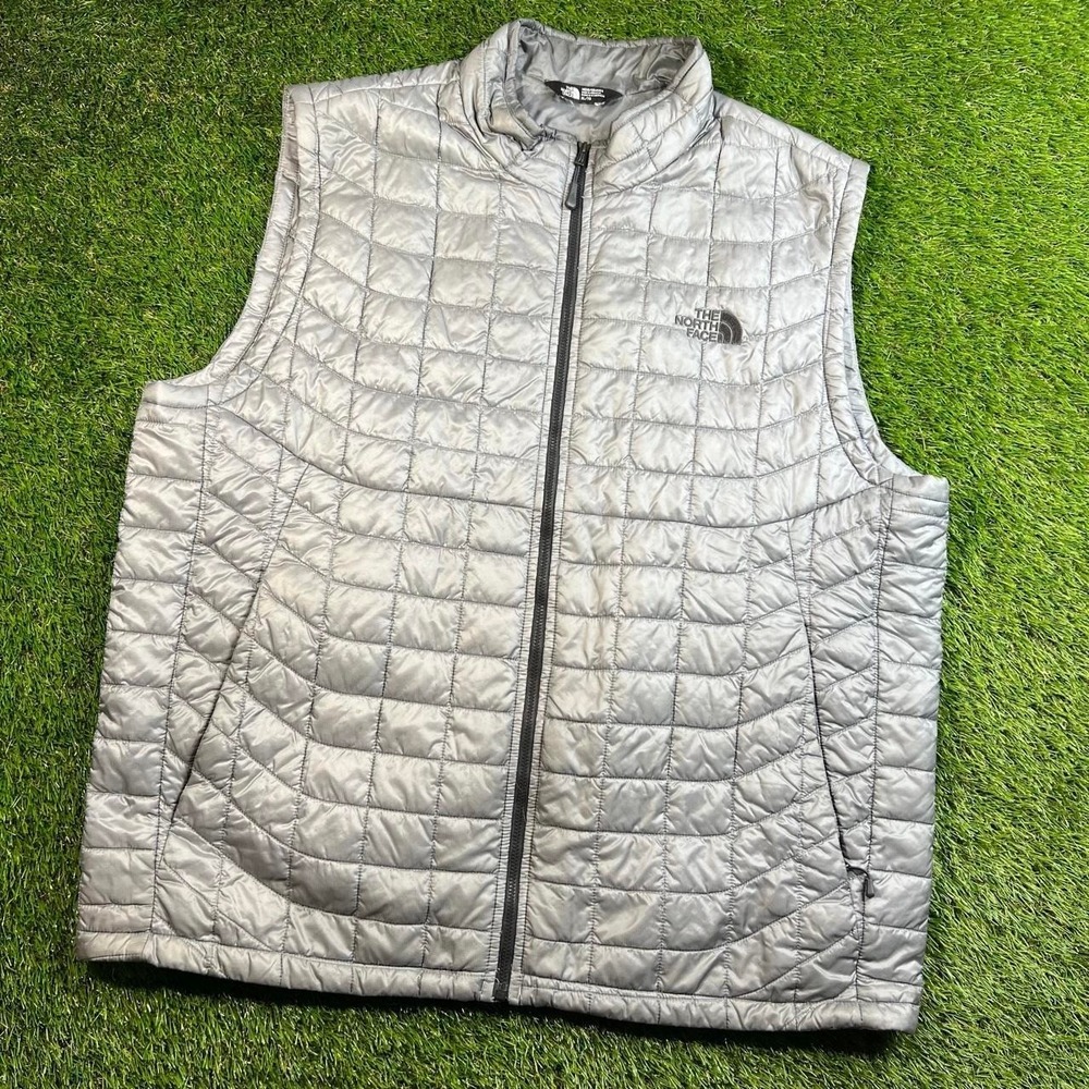 North Face ThermoBall Trekker Vest XL Silver Gray Quilted Puffer Outdoor Jackets